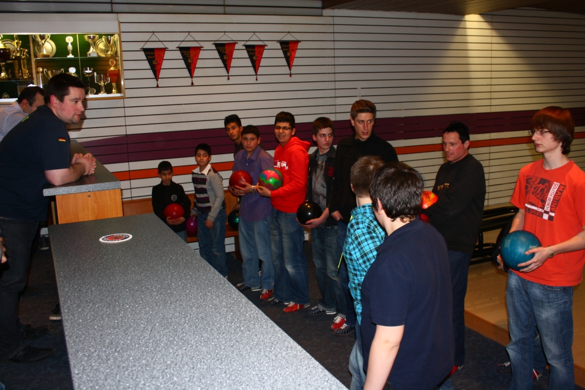 Let's bowl - Bowling als Kennenlernmethode